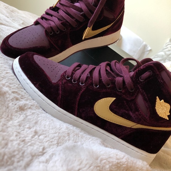 jordan 1 retro heiress night maroon
